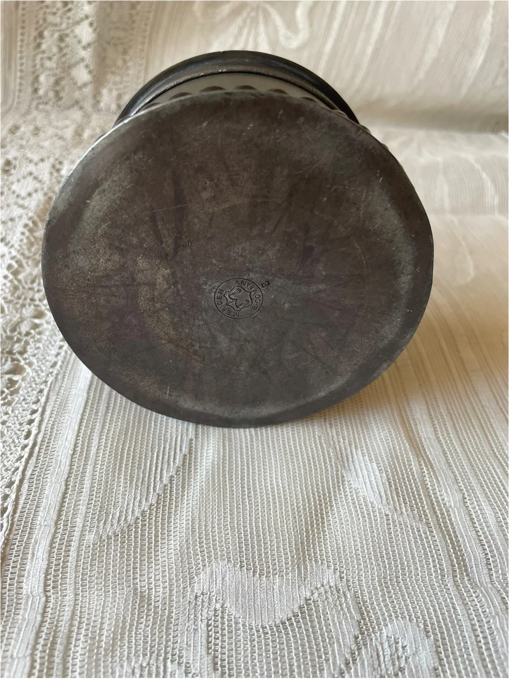 Antique Meriden Britannia Co. Pewter / Britannia Metal Lidded Box - Pattern 82